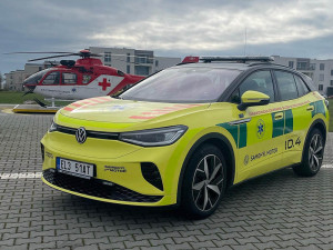 Rychlý vůz, ale s krátkým dojezdem. Olomoucká záchranka vyhodnotila test elektromobilu