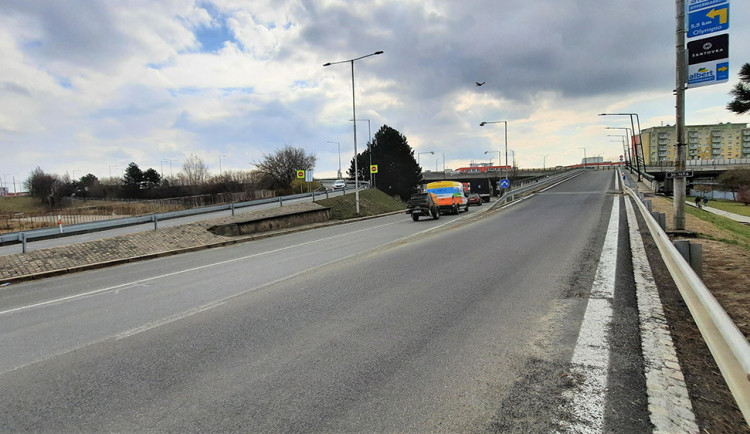 Průtah u olomouckého nádraží projde opravou. Autobusy budou uzavírku objíždět i po tramvajových kolejích
