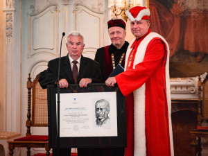 Cenu Františka Palackého udělované Univerzitou Palackého obdržel profesor Jan Peřina, odborník na optiku