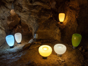 Zbrašovské jeskyně zvou na zajímavou expozici Světlo sklem