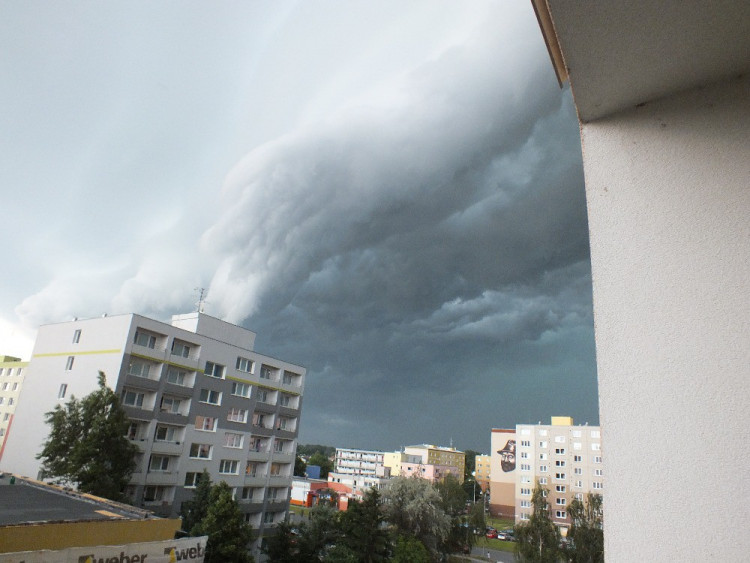 Čtenářská fotogalerie - nedělní bouře vašima očima