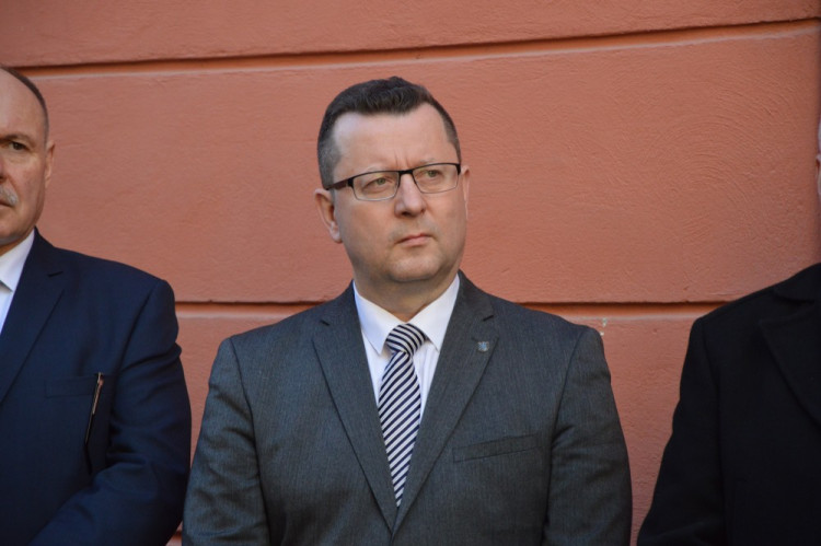 FOTOGALERIE: V Šemberově ulici odhalili pamětní desku Václava Morávka, bojovníka proti nacismu