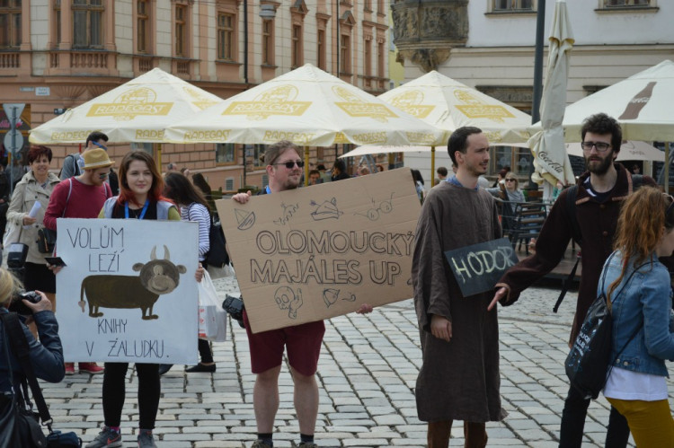 FOTOGALERIE: "Marek Eben" korunoval královnu Majálesu na Dolním náměstí