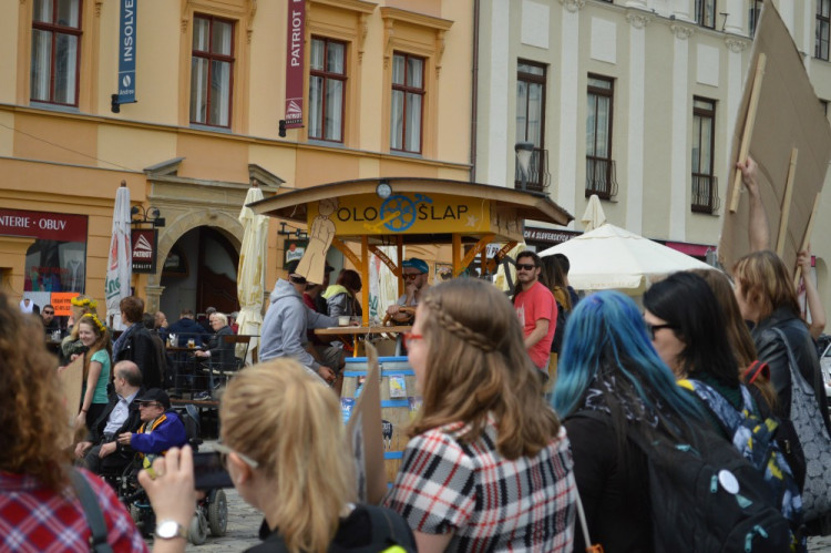FOTOGALERIE: "Marek Eben" korunoval královnu Majálesu na Dolním náměstí