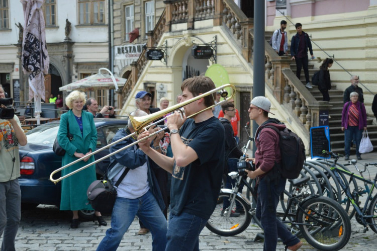 FOTOGALERIE: "Marek Eben" korunoval královnu Majálesu na Dolním náměstí