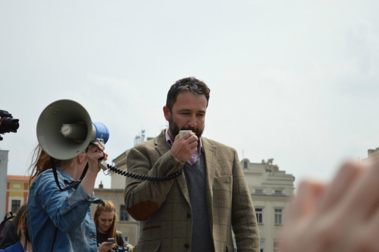 FOTOGALERIE: "Marek Eben" korunoval královnu Majálesu na Dolním náměstí