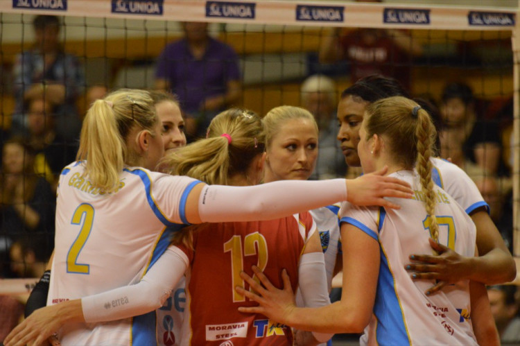 FOTOGALERIE: Prostějovanky jsou podeváté v řadě mistryněmi, bojovnice z Olomouce mají stříbro