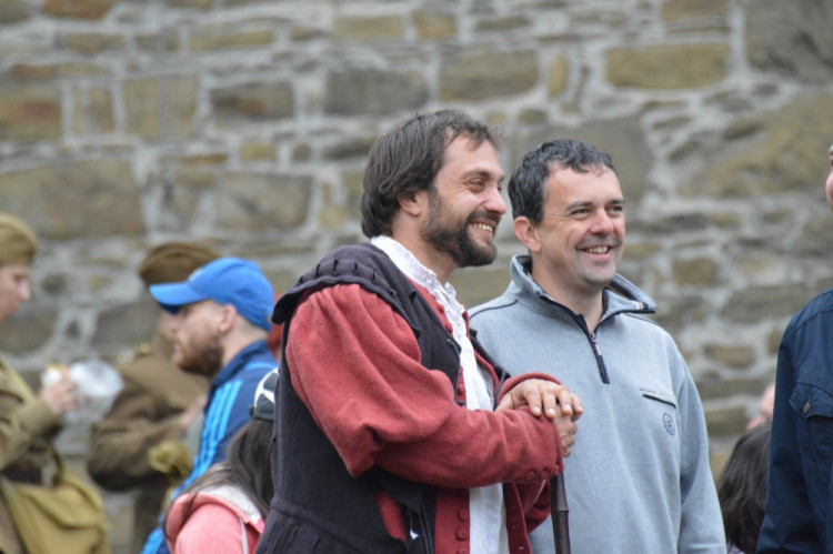 FOTOGALERIE: Na Helfštýně řinčí meče, koná se tam Festival vojenské historie