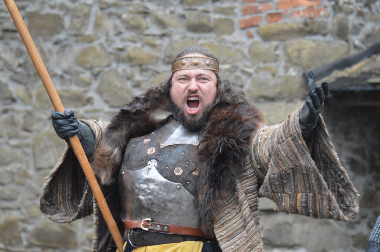 FOTOGALERIE: Na Helfštýně řinčí meče, koná se tam Festival vojenské historie