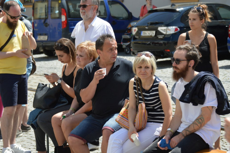 FOTOGALERIE: Prvnotřídní káva za krásného dne. V Olomouci se podruhé konal Den kávy