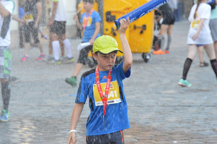 FOTO: Letošní půlmaraton je za námi, vyhrál ho Keňan Josphat Kiprop Kiptis. Podívejte se na fotky ze závodu