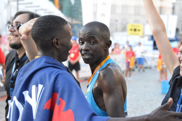 FOTO: Letošní půlmaraton je za námi, vyhrál ho Keňan Josphat Kiprop Kiptis. Podívejte se na fotky ze závodu