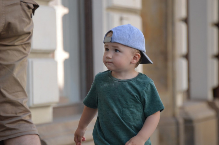 FOTOGALERIE: Proluka ve Ztracené ožila. Desítky lidí tam za krásného počasí posnídaly pod širým nebem