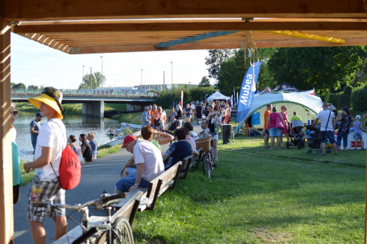 FOTOREPORT: Po Moravě už budou jezdit dvě vyhlídkové lodě. Projeli jsme se novou lodí Šimona Pelikána