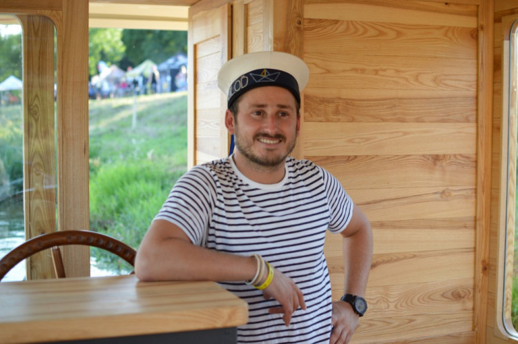 FOTOREPORT: Po Moravě už budou jezdit dvě vyhlídkové lodě. Projeli jsme se novou lodí Šimona Pelikána