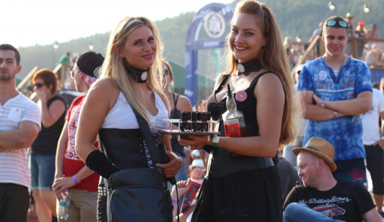 FOTOGALERIE: Festival HRADY CZ na Bouzově nabídl krásné počasí a skvělý line-up