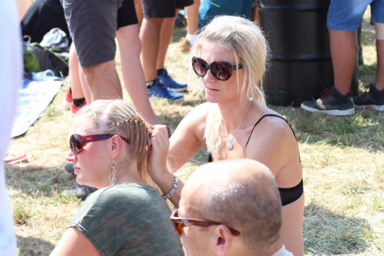 FOTOGALERIE: Festival HRADY CZ na Bouzově nabídl krásné počasí a skvělý line-up