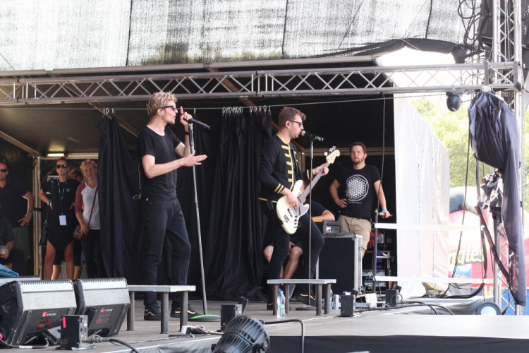 FOTOGALERIE: Festival HRADY CZ na Bouzově nabídl krásné počasí a skvělý line-up