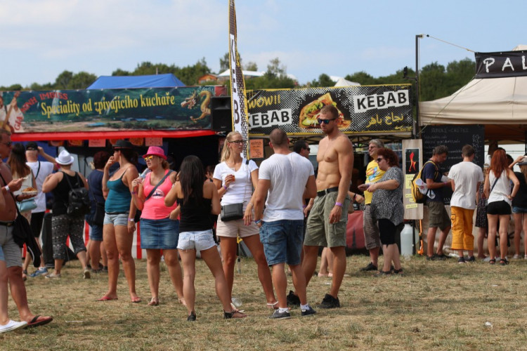 FOTOGALERIE: Festival HRADY CZ na Bouzově nabídl krásné počasí a skvělý line-up