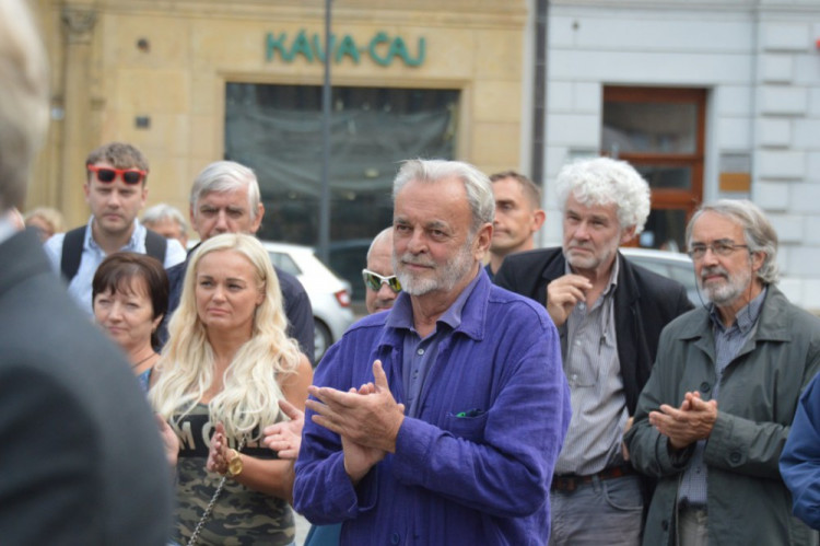 FOTOGALERIE: Pítko na Horním náměstí je už v provozu. Osvěžte se v centru Olomouce