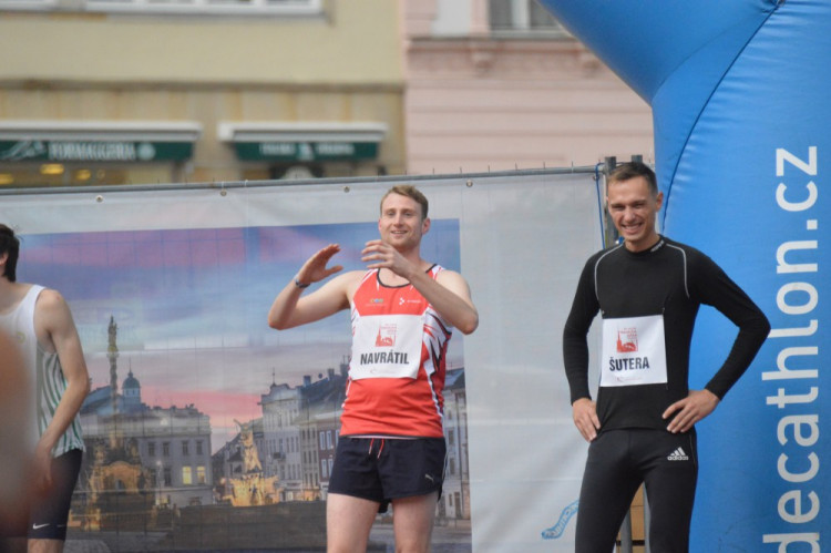 FOTOGALERIE: Dvanáctý ročník Hanácké laťky na Horním náměstí tentokrát Bába nevyhrál