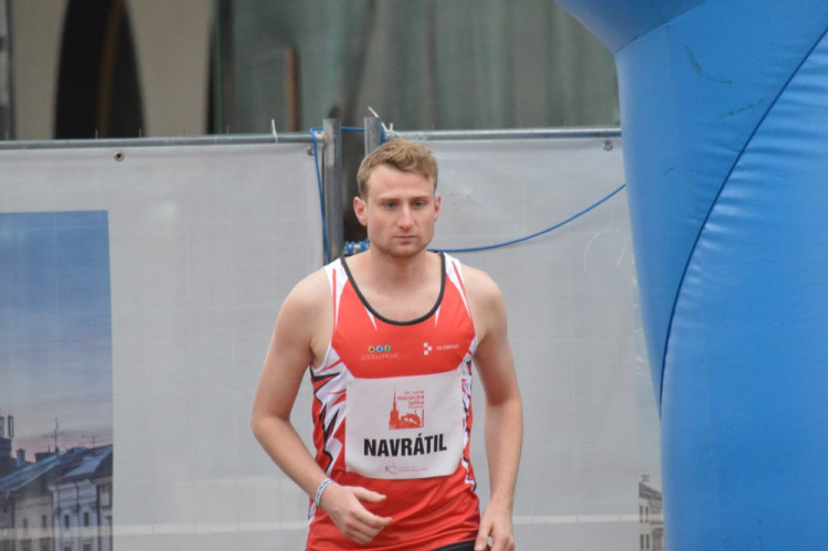 FOTOGALERIE: Dvanáctý ročník Hanácké laťky na Horním náměstí tentokrát Bába nevyhrál