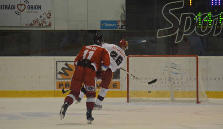 FOTOGALERIE: Mora padla s Hradcem. Hosté rozhodli ve třetí třetině