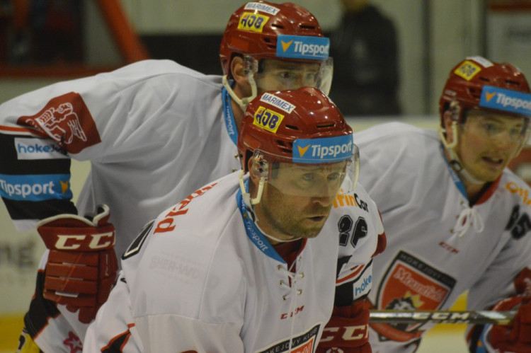 FOTOGALERIE: Mora padla s Hradcem. Hosté rozhodli ve třetí třetině