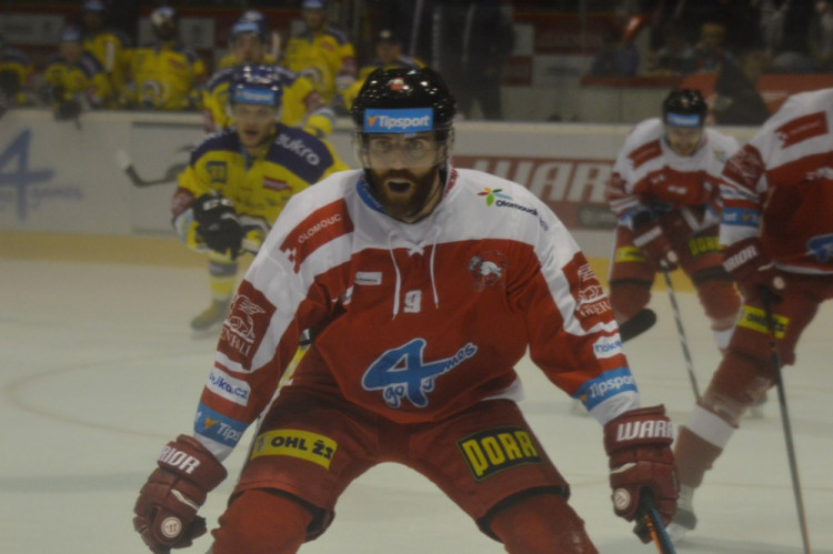 FOTOGALERIE: Poslední Berani porazili Kohouty v prodloužení 4:3