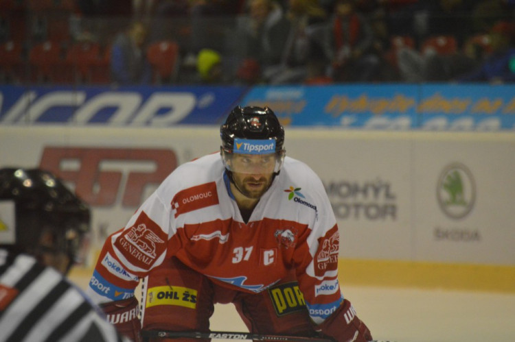 FOTOGALERIE: Poslední Berani porazili Kohouty v prodloužení 4:3