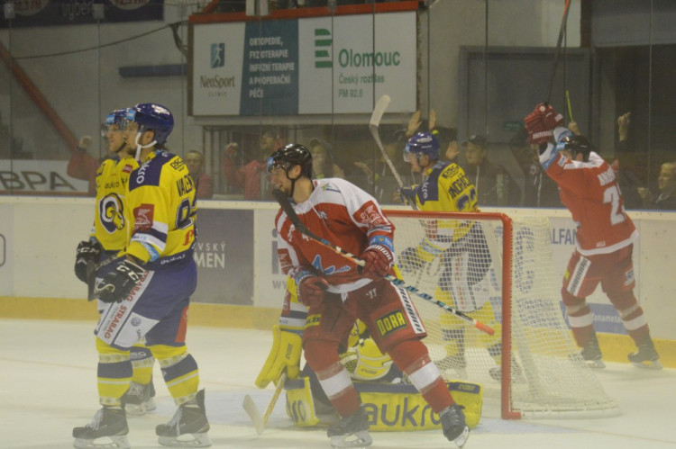 FOTOGALERIE: Poslední Berani porazili Kohouty v prodloužení 4:3