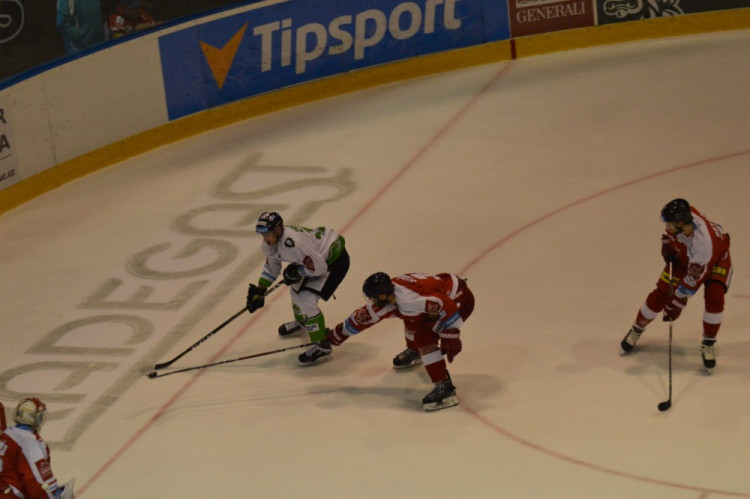 FOTOGALERIE: Mora počtvrté v řadě prohrává na domácím ledě. Tentokrát s Mladou Boleslaví