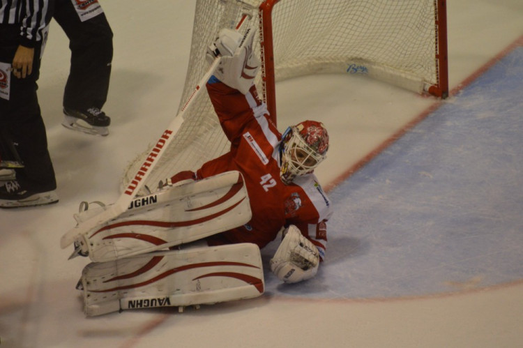 FOTOGALERIE: Olomoučtí hokejisté rozstříleli Piráty z Chomutova 5:2