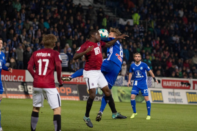 FOTO: Lavička Sparty měla větší hodnotu než celý tým Sigmy. I přesto je Hanáci dokázali porazit