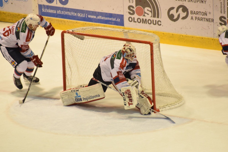 FOTOGALERIE: Kohouti ovládli dohrávku 23. kola, doma si poradili v prodloužení s Pardubicemi