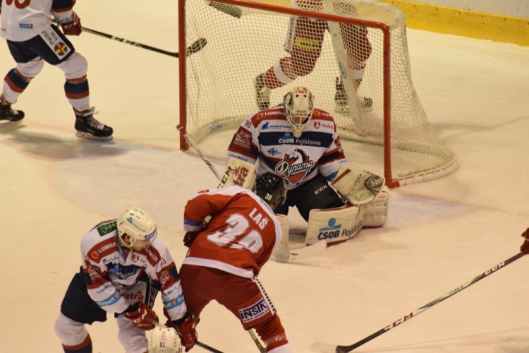 FOTOGALERIE: Kohouti ovládli dohrávku 23. kola, doma si poradili v prodloužení s Pardubicemi