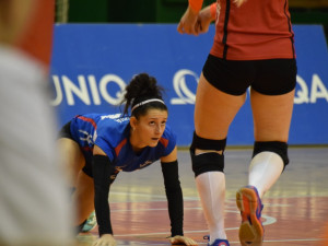 Volejbalistky vyhrály charitativní zápas proti Olympu, na školu CREDO vybralo 13 875 korun