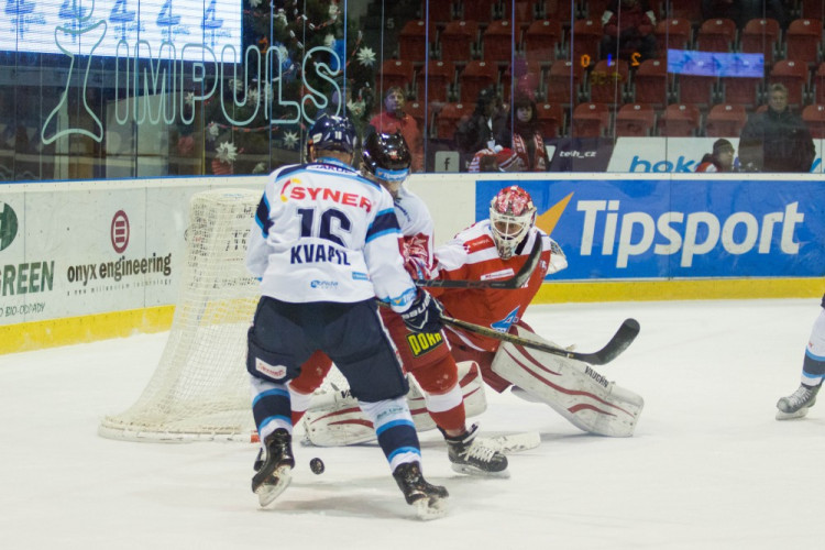 FOTOGALERIE: Kohouti přehráli doma tygry z Liberce 4:1, krásnými góly se zaskvěli Laš a Burian