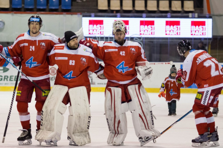 FOTOGALERIE: Kohouti přehráli doma tygry z Liberce 4:1, krásnými góly se zaskvěli Laš a Burian