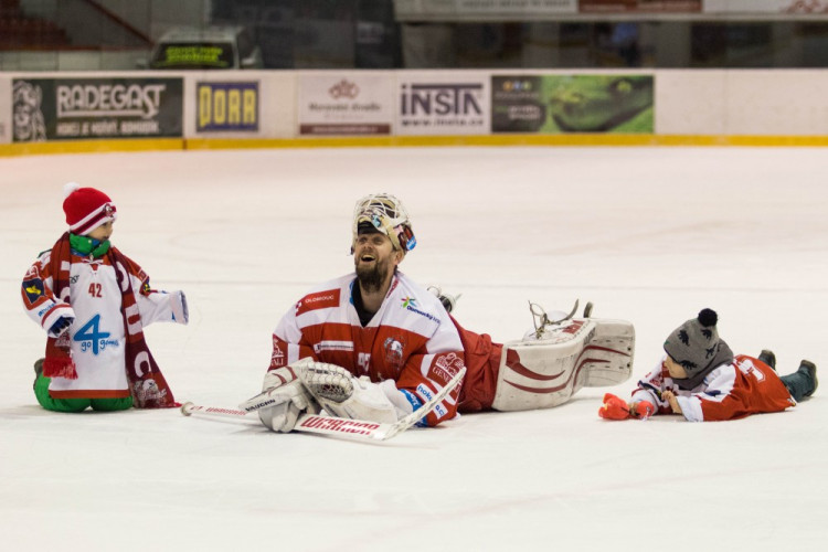 FOTOGALERIE: Kohouti přehráli doma tygry z Liberce 4:1, krásnými góly se zaskvěli Laš a Burian