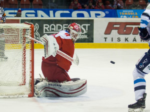 Kohouti roztříleli piráty pěti góly, hattrickem se blýskl Knotek