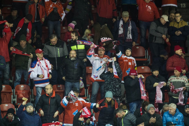 Kohouti po delší době vyhráli doma, Litvínov porazili 4:2