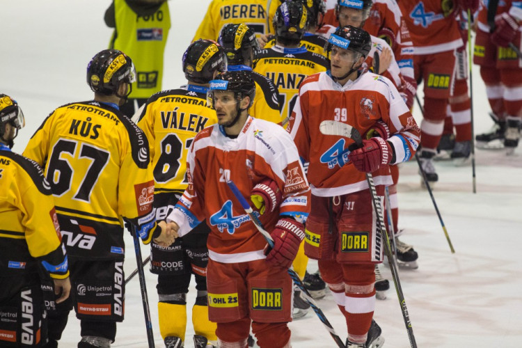 Kohouti po delší době vyhráli doma, Litvínov porazili 4:2