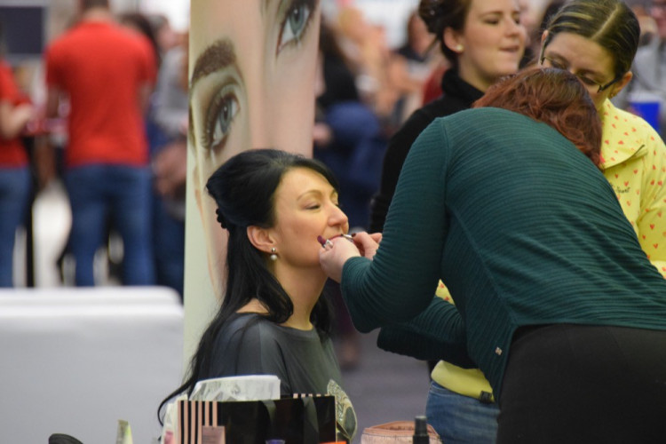 Ženy vzaly útokem Premiere Cinemas. Užily si předpremiéru Padesáti odstínů svobody