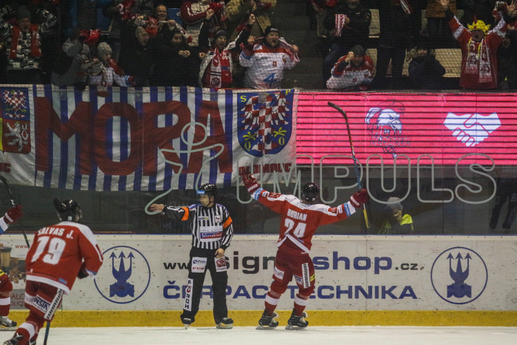 Kohouti nastříleli Kometě sedm gólů a stále živí naději na nejlepší šestku