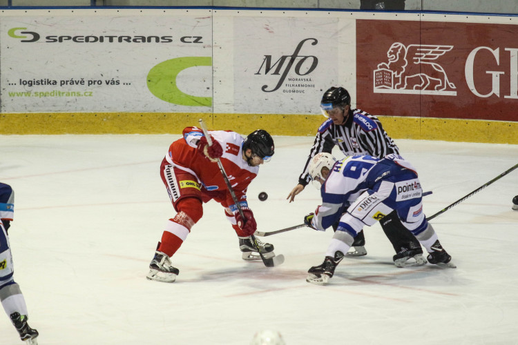 Kohouti nastříleli Kometě sedm gólů a stále živí naději na nejlepší šestku