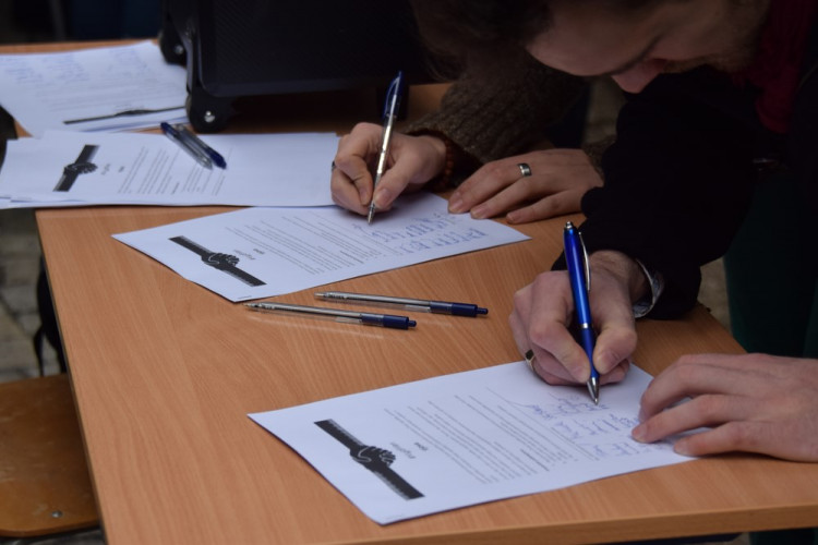 Studenti v Olomouci demonstrovali za ústavní hodnoty