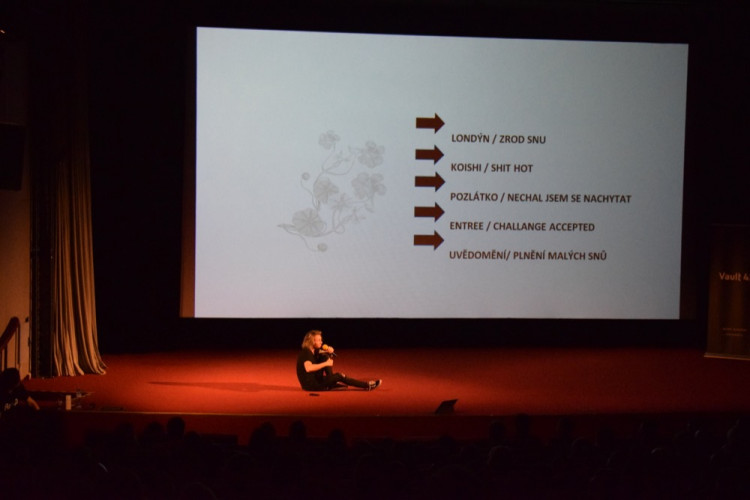 FOTO: Na historicky prvním FuckUp Night v Olomouci bavili svými průsery Přemek Forejt i Kefírer