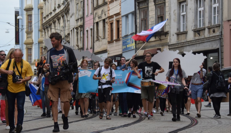 David Koller byl na Horním náměstí korunován králem letošního majálesu