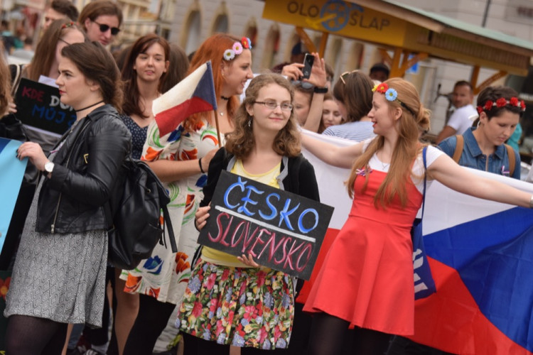 David Koller byl na Horním náměstí korunován králem letošního majálesu